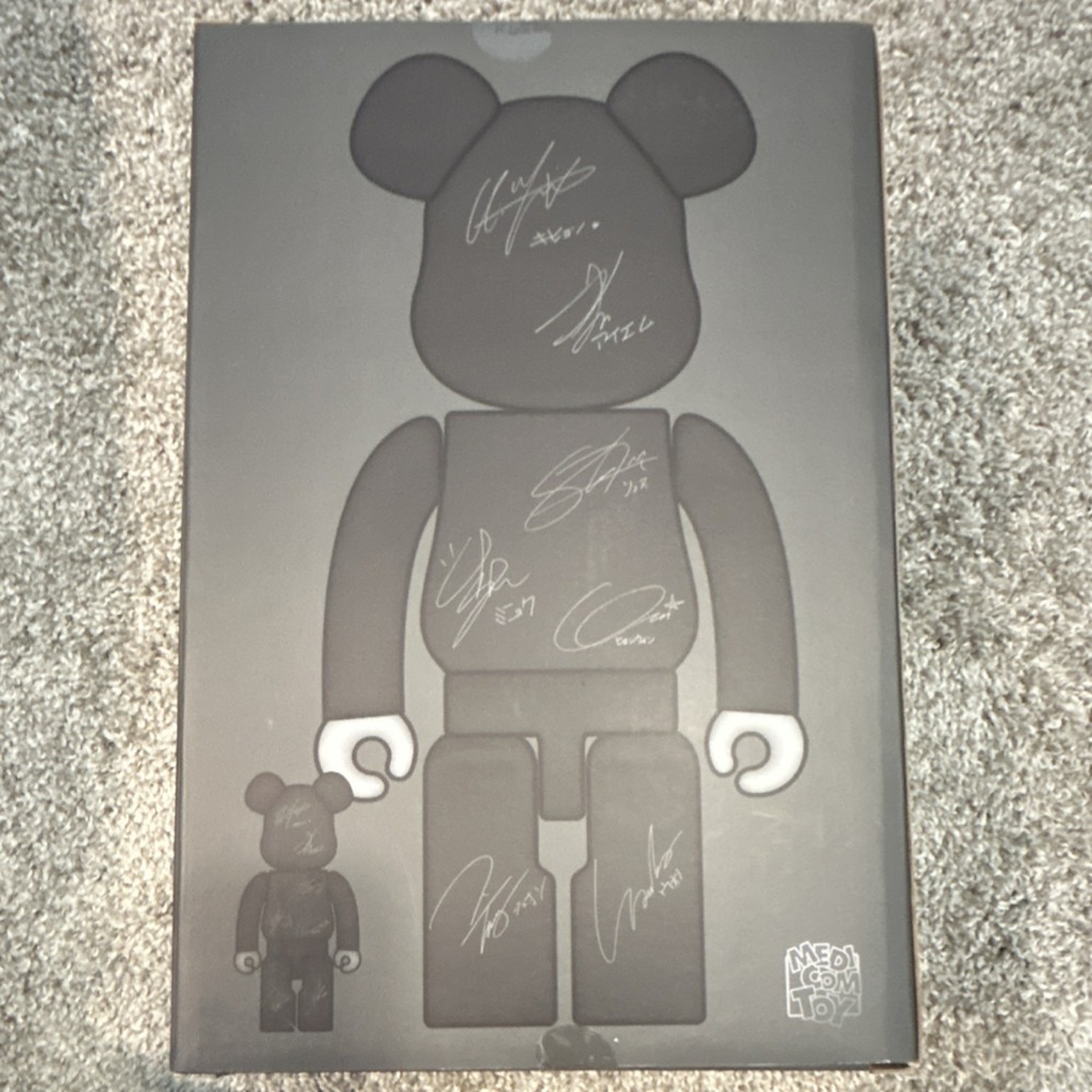 Medicom Toy Be@rbrick Monsta X Autographed Vinyl Figures Black 100% 400% - Picture 2 of 4